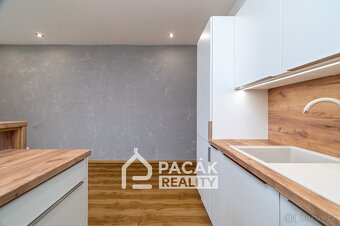 Prodej prostorného cihlového bytu 3+kk v nejžádanější lokali - 14
