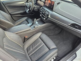 BMW Řada 5, 530d xDrive - 14