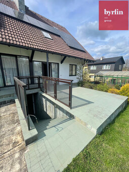 Nabídka k pronájmu – Moderní a pohodlný 3+1 byt v rodinném d - 14