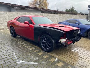 Dodge Challenger 3.6  dovuz USA  startuje a jezdi - 14