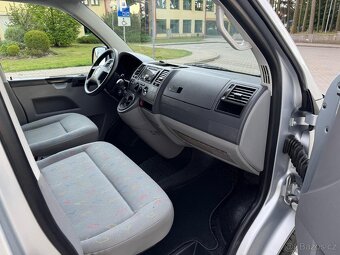 VW TRANSPORTER T5 1.9TDI 77KW 6 MÍST R.V.2004 - 14