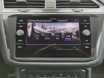 VW Tiguan DSG 4Motion FullLED KAMERA TAŽNÉ MY 22 - 14