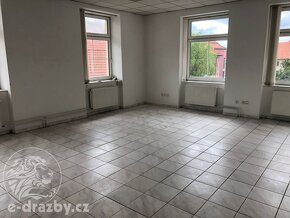 Komerční areál v obci Načeradec, užitná plocha 1 800 m2 - 14