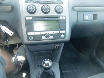 VW TOURAN 2,0TDI Highline - 14
