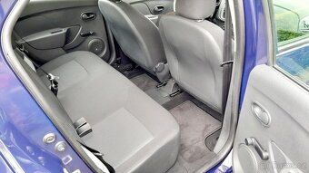 Úplně jako nová málo jetá DaciaLogan 1.2 16V v zimě  nejetá - 14