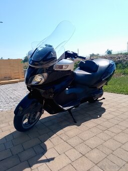 SUZUKI BURGMAN 650 - 14