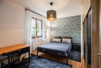 Pronájem zařízeného bytu 3+kk se zahradou a terasami v Praze - 14
