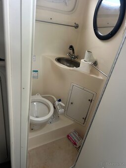 Prodám kajutovou loď Rinker 242 Fiesta vee - 14