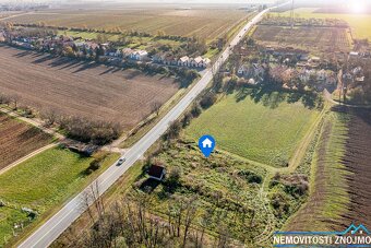 Pozemek/vinný sklep/ubytování, investiční charakter, k.ú. Vr - 14