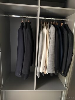Šatní skřín s prosklenými dveřmi - 14