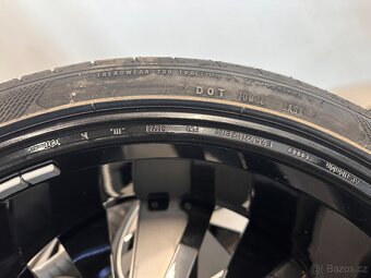 original Audi R21 E Tron GT RS 4J3601025J - 14