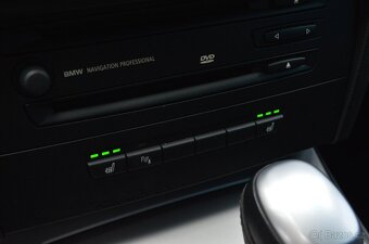 BMW E90 Rad 3 325i A/T - 14