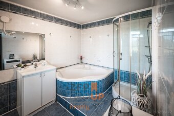 Prodej rodinného domu o rozloze 190 m2, ulice Za Klášterem - - 14