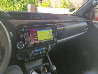 Prodám Toyota Hilux 2,8 Invincible - 14