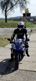 Yamaha Yzf r125 Valentino Rossi - 14