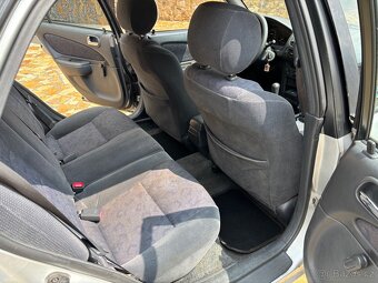 2001 Toyota Corolla E11 combi - 14