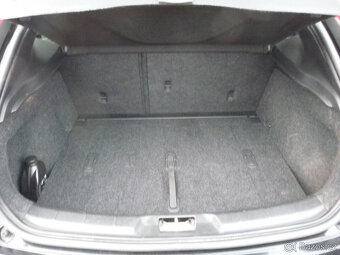 Volvo V40 D3 150k.s Momentum Automat - - 14