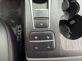 Ford Kuga phev st-line 70tis.km - 14