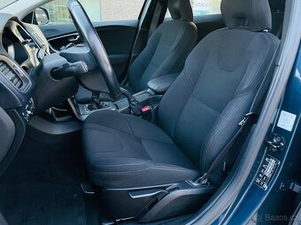 Volvo V40 2.0D3 5VÁLEC MANUÁL KAMERA ODPOČET DPH 1 MAJITEL - 14