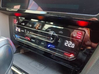 VW Passat B8 Variant 2.0TDI 110kW DSG Matrix ACC ERGO DAB Qi - 14