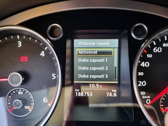 Volkswagen Passat B7 2,0 TDI Highline - 14