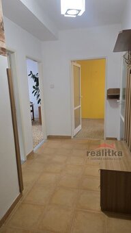 Prodej velkého bytu 3+1, 73m2, s balkónem, zahradou a parkov - 14