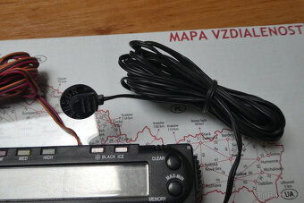 hodiny, voltmetr a teploměr do auta - 14