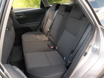 Toyota Auris 1,6 Kombi, r.v. 06/2015, najeto jen 103tkm - 14