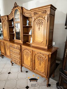 Vitrínová skříň - stěna - Ludvík - LOUIS XV s hodinami - 14