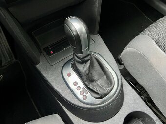 Volkswagen Touran 1,6 TDi / KLIMA / 7MÍST / DSG / 2015 - 14