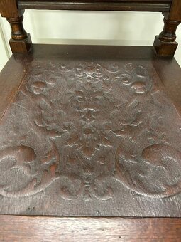 Starožitný nábytek - 14