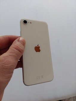 iPhone SE 2020 256 GB bílá nová baterie 100 % stav kompletní - 14