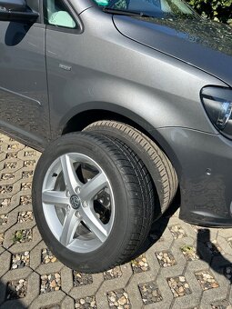 VW Touran LIFE 1.2 TSI, r. 2013, jen 102t km - 14