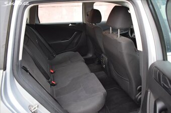 Volkswagen Passat 2,0 TDI COMFORTLINE/2010/FL/ - 14