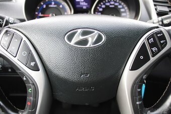 Hyundai i30 1,6 CRDi ČR,VÝHŘEVY,DPH,2014 - 14