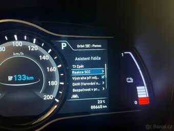 Hyundai Kona electr. 64kWh,150KW,SOH100%,vč.DPH,Navi,Keyfree - 14