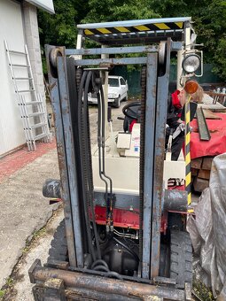 Vysokozdvižný vozík Nissan H01 A15 čelistmi na balíky - 14