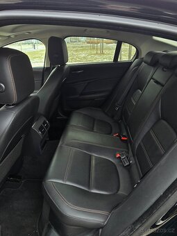 Jaguar XE 2.0d 132 kW - 14