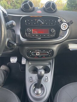 Smart EQ Forfour, SOH 94%, el.střecha, výhřev, první majitel - 14