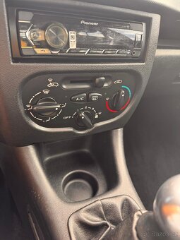 Peugeot 206+ 1.4i, 125xxx km, nová STK, bez koroze - 14