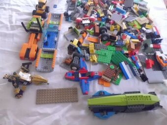 Velké množství Originální LEGO z různých Setů plus FIGURKY - 14