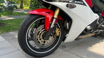 Honda CBR600f - 14