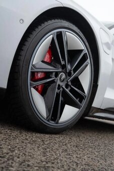 Audi E-tron GT RS - 14