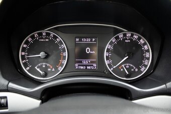 Škoda Octavia Combi 2.0 TDI CR DPF Ambition DSG - 14