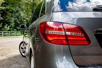 Mercedes-Benz B trieda 220 4matic A/T - 14