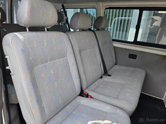 Volkswagen Transporter 2.5 TDI 9 míst TZ - 14