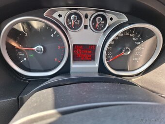 Ford Focus 2 combi 2.0 nafta 100 kw - 14