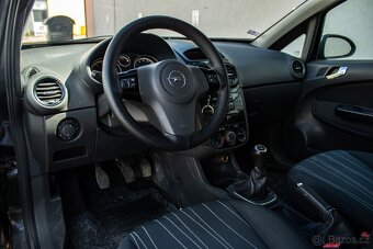 Opel Corsa 1.4 16V Cosmo - 14