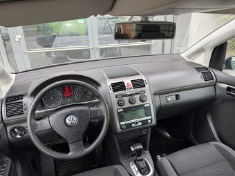 Volkswagen Touran 1,4 TSI 103kW DSG TREND TOP STAV - 14