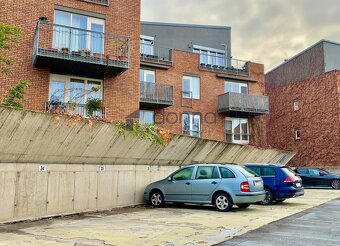 Pronájem bytu 2+kk/B 65m², ul. Karla Zicha, Praha 10 - Uhřín - 14